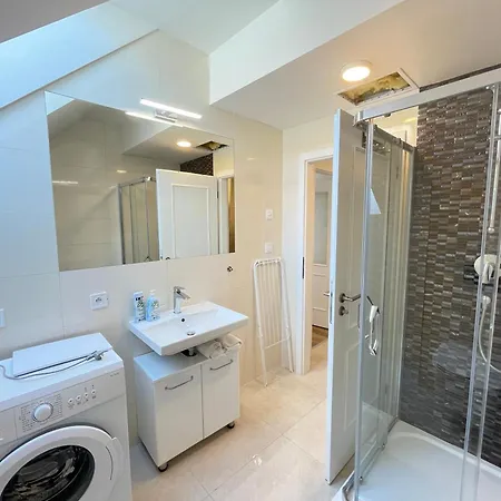 Apartament Petrska 6 *